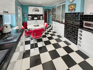 Kitchen- click for photo gallery